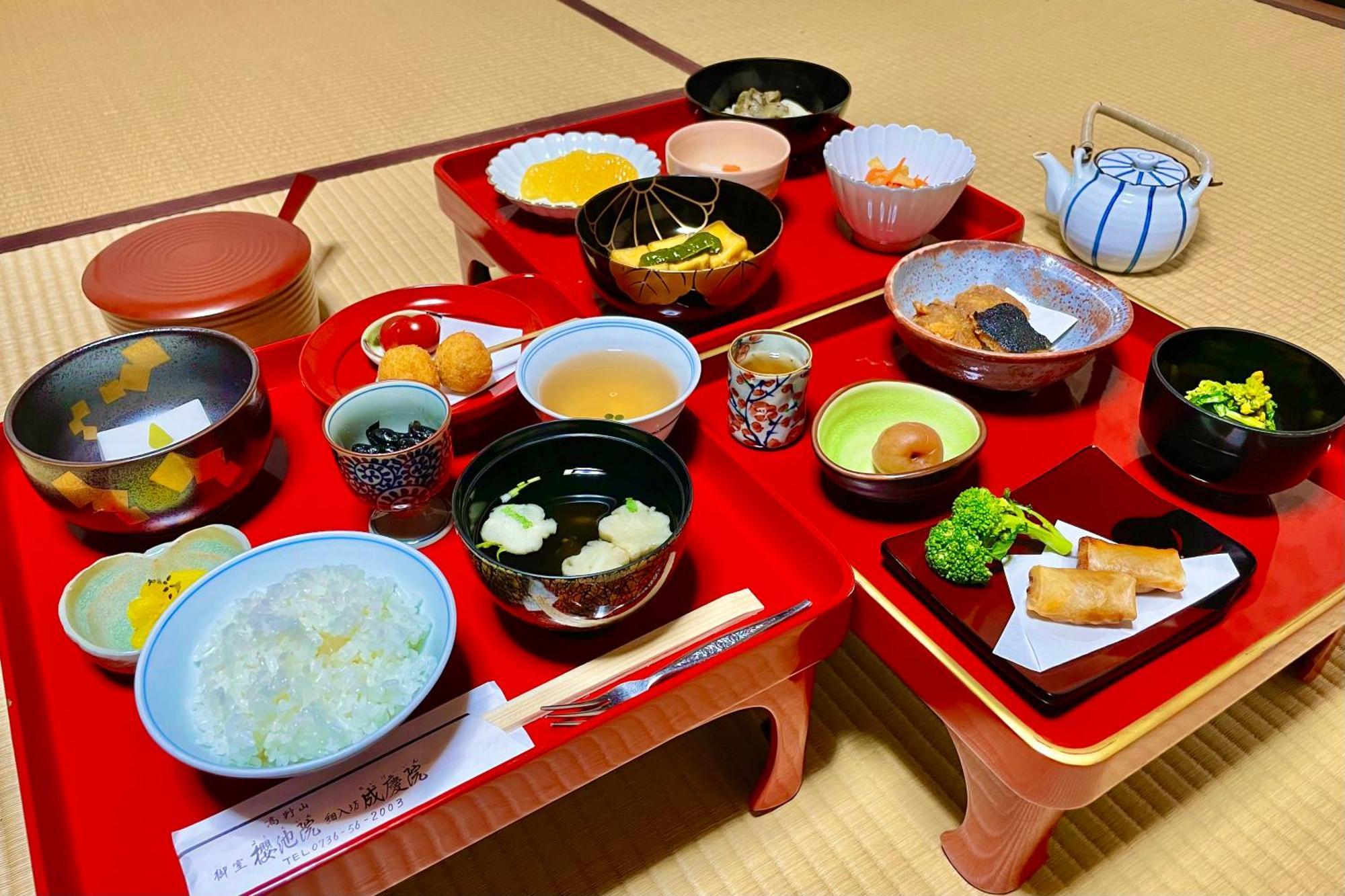 Koyasan Shukubo Yochiin Hotel Buitenkant foto